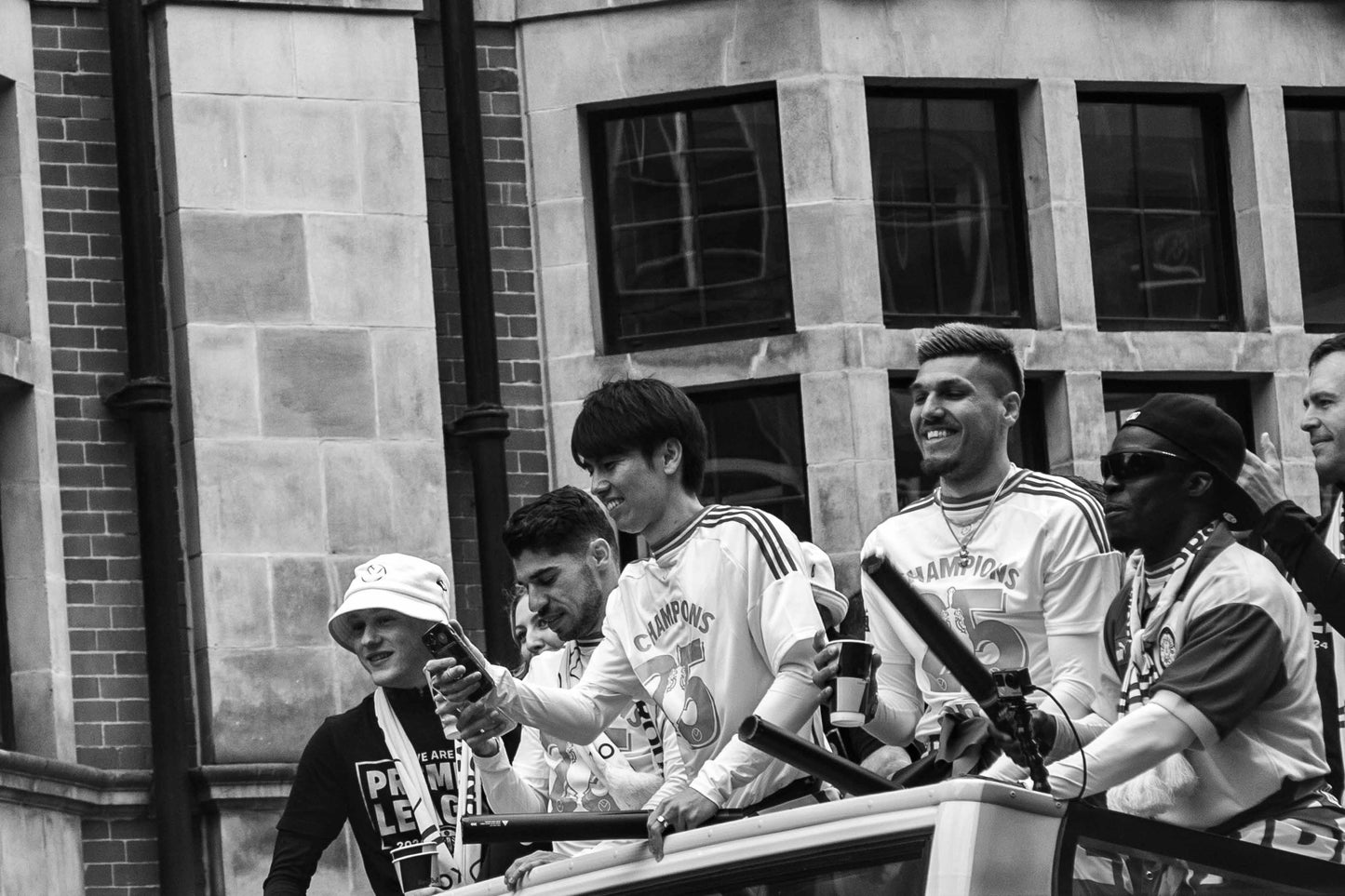 Leeds players on bus, Wellington Street 5/5