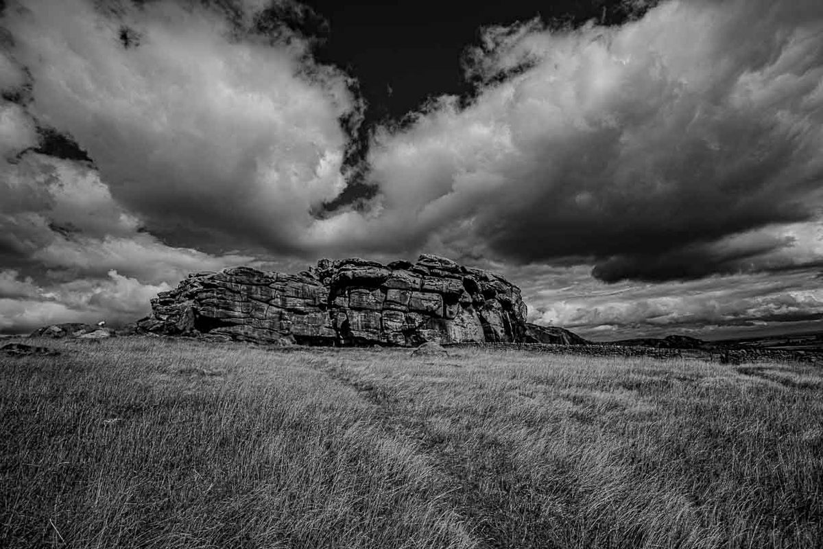 Almscliffe Crag Mono