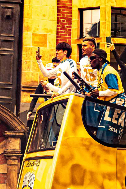 Tanaka, Piroe & Gnonto on Champions bus, Wellington Street 5/5